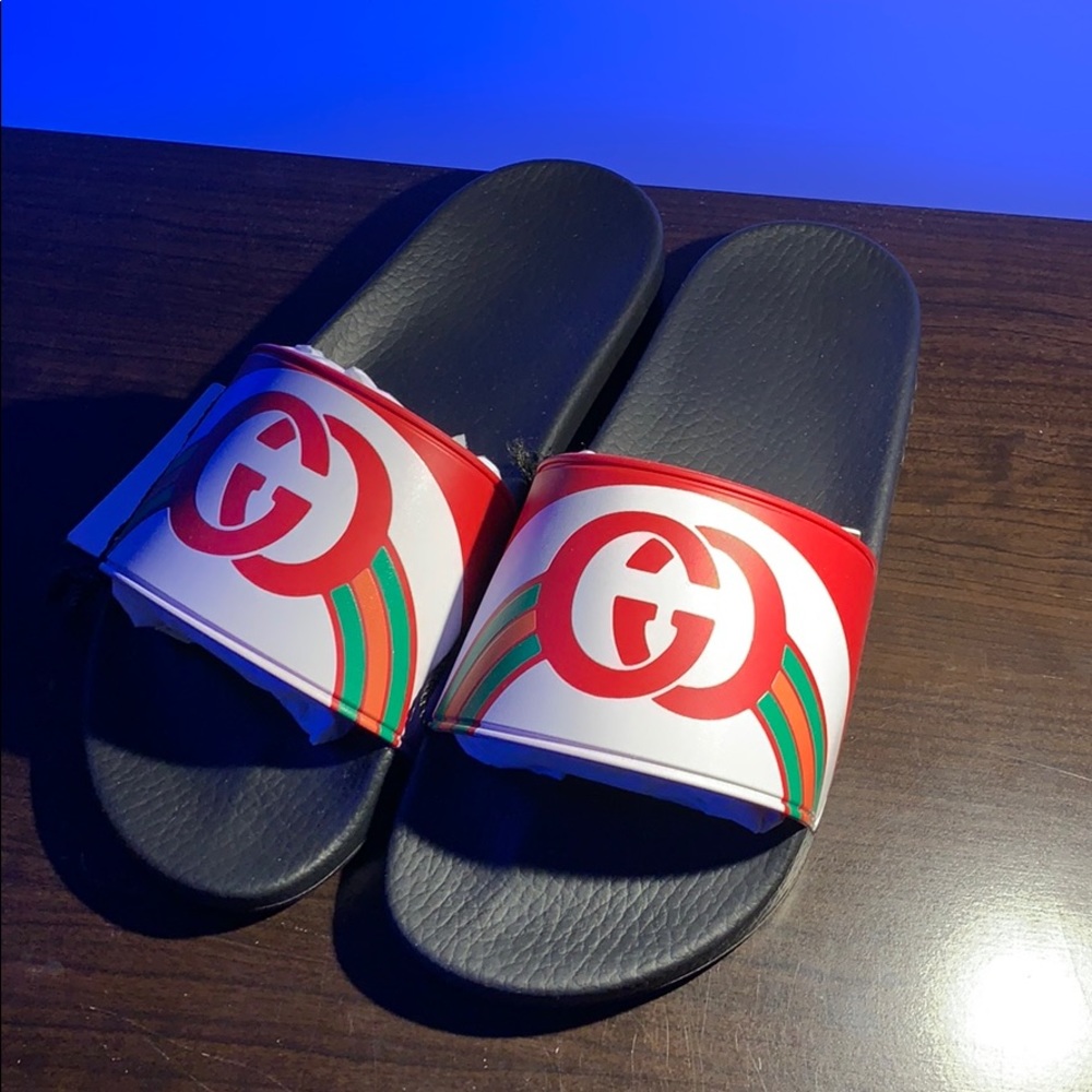 !!!!!!!Sold!!!!!Brand new Gucci slides size 6 NWT.